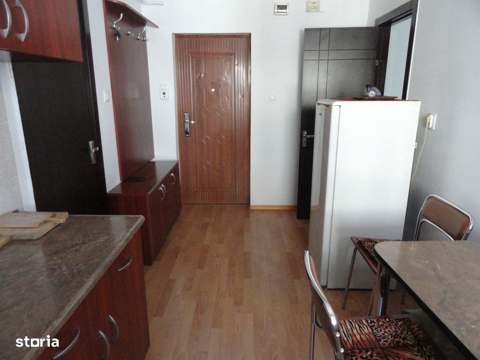 Apartament 1 camera, etaj 2, renovat, centrala pe gaz, complet mobilat