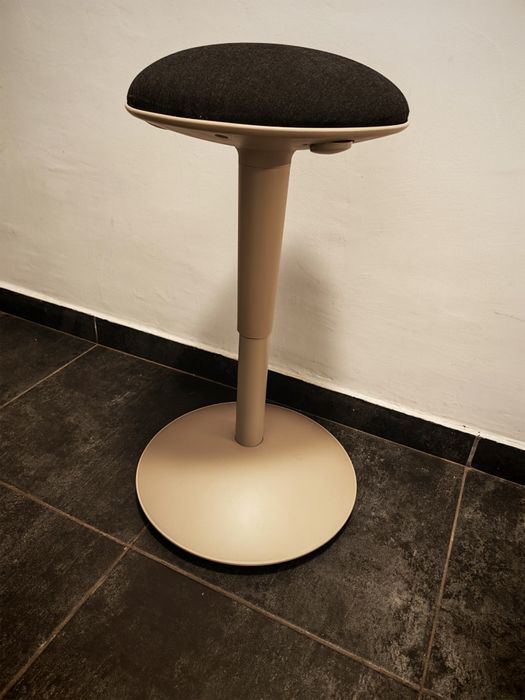 Scaun inalt reglabil pentru birou