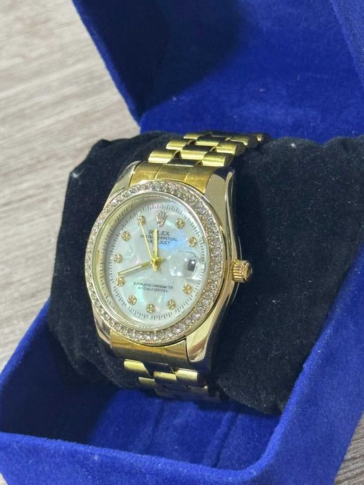 Луксозен дамски часовник Rolex Datejust Gold