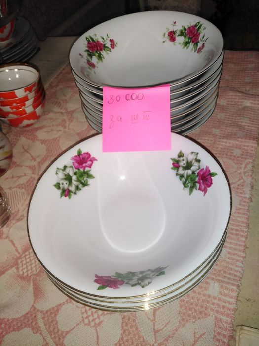 Посуда разная в отличном состоянии. Смотрите фото.