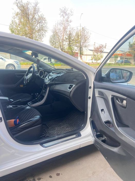 Hyundai Elantra 2015