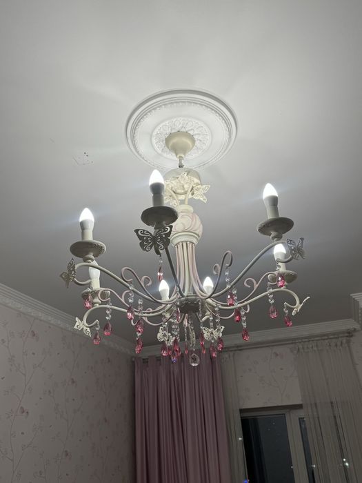 Продам очень красивыую люстру