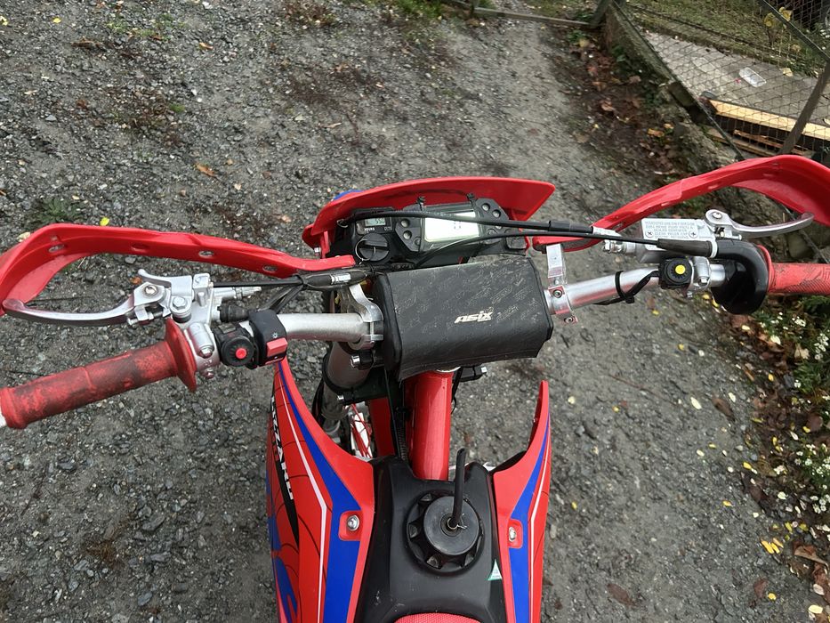 Vând cross de 300cc 4t