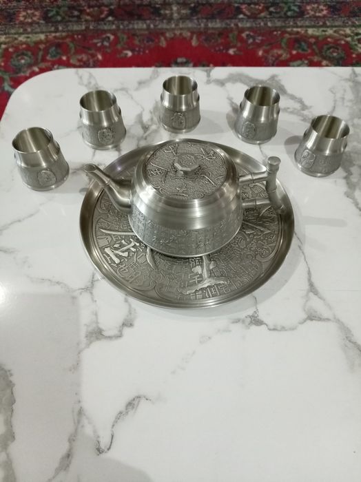 Изумительный набор для сакэ из Малайзии, фирмы"Т umasek pewter ".