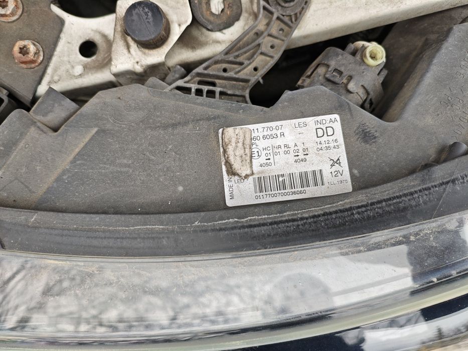 Фар за Renaul Kadjar