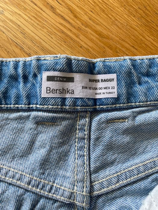 Дънки Bershka super baggy 32