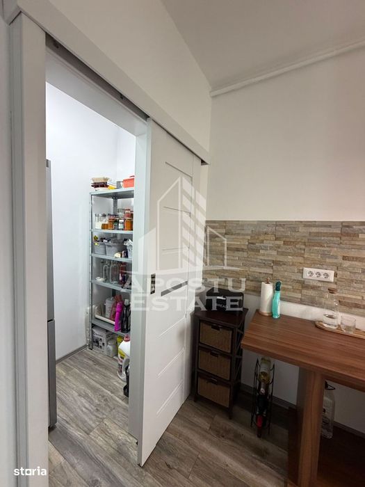 Apartament cu 2 camere de vânzare, 2 locuri de parcare, Dumbravita