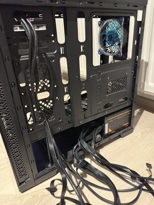 Carcasa Pc Segotep si Sursa