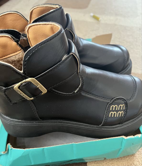 Продам ботинки женские