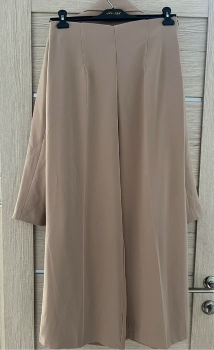 Двойка костюм брючный 42 размера. Новая. Турция. На скидке