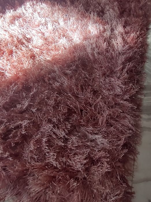 Продавам килим Шаги