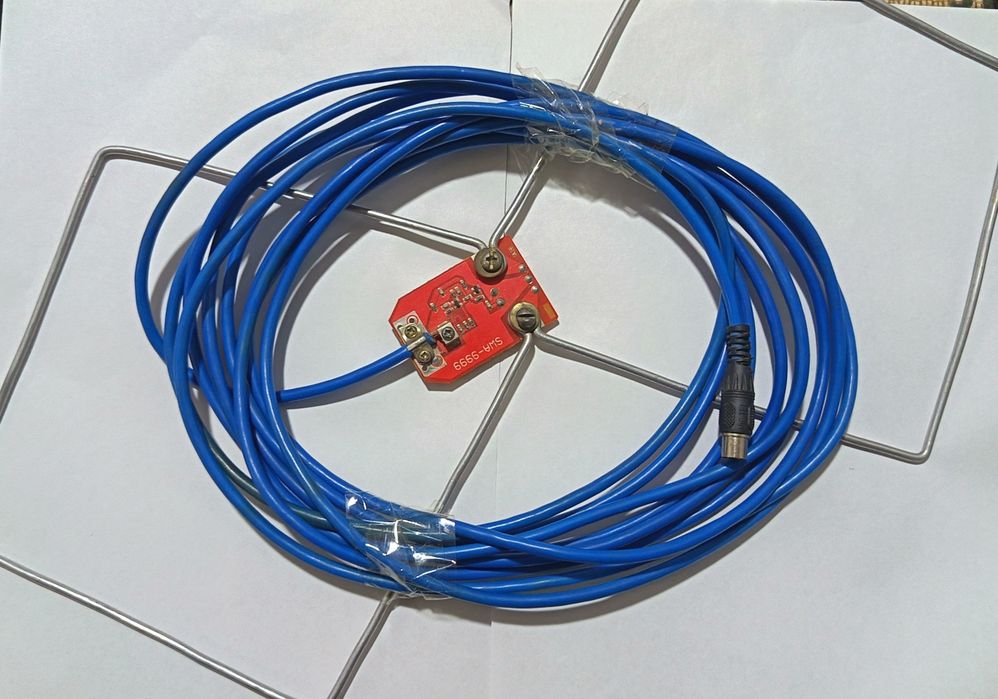 Televizor uchun tunir antenani bilan