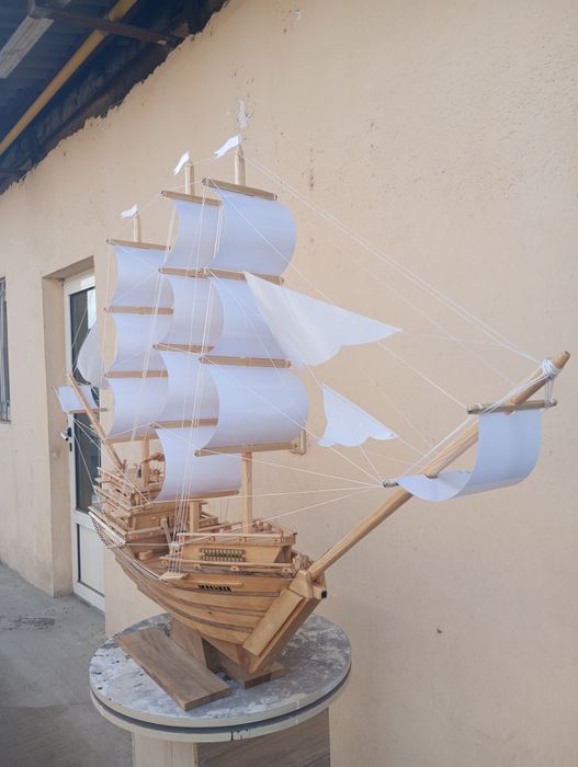 Корабль ручной работы.