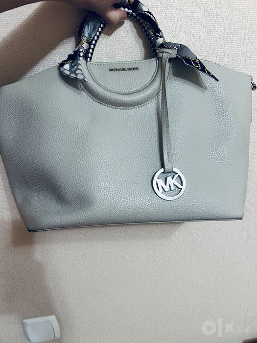 Продаю стильную сумку Майкл Корс