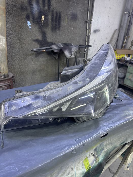 Продам фару Hyundai Elantra