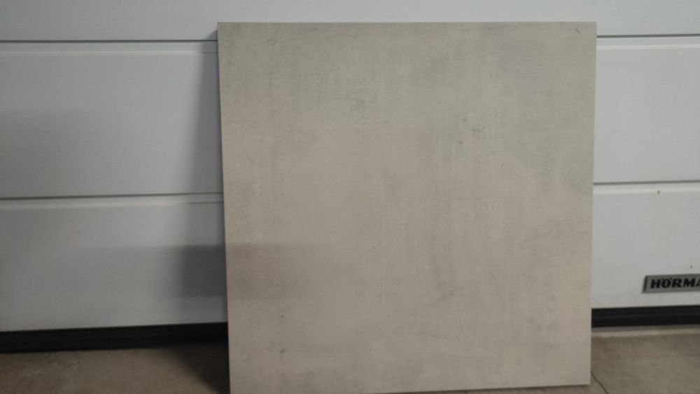 Продавам гранитогрес за двоен под 2см дебелина