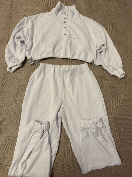 Продам женские свитеры