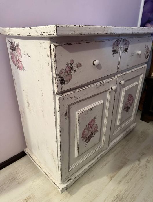 Mobila de lemn masiv reconditionat shabby chic
