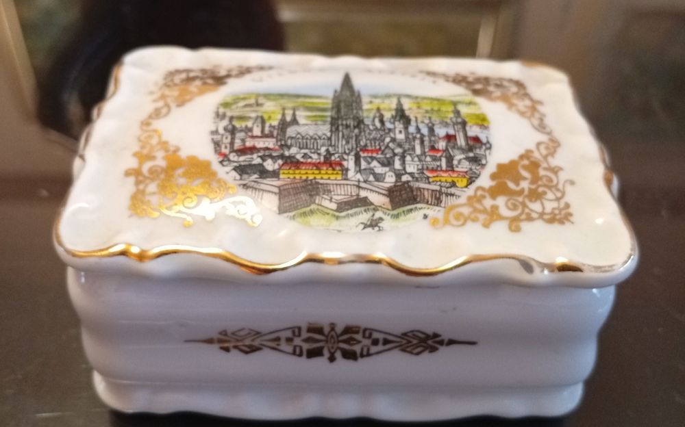 Кутийки за бижута