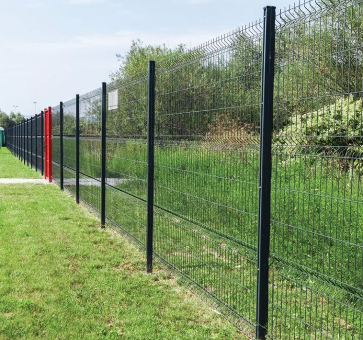 Meșter garduri din plasa bordurata sau val