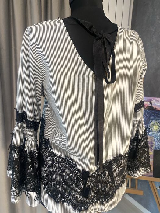 Camasa superba, aplicatii dantela