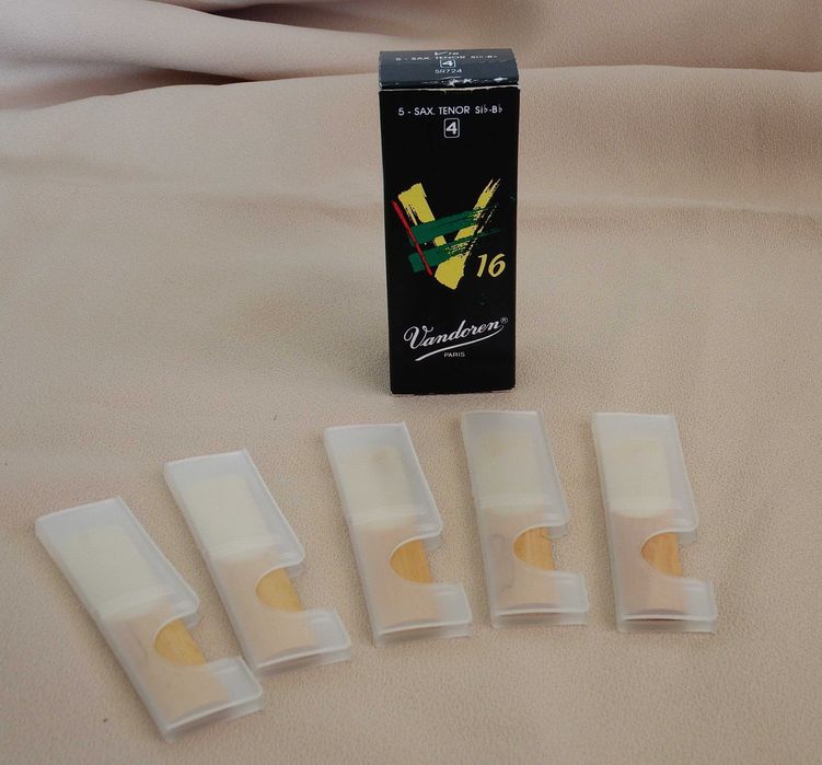 Оригинални платъци за тенор саксофон Vandoren SR724 V16