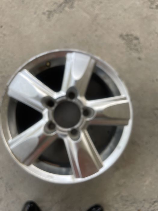 Продается б/у диск от лексуса