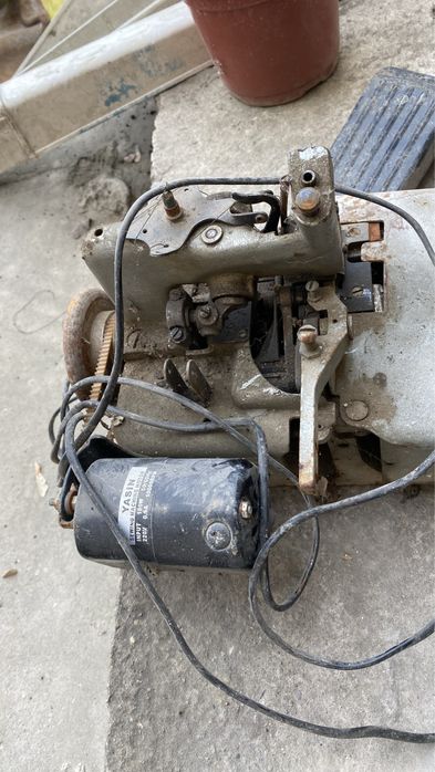 Продам оверлок. Б/у в рабочем состоянии