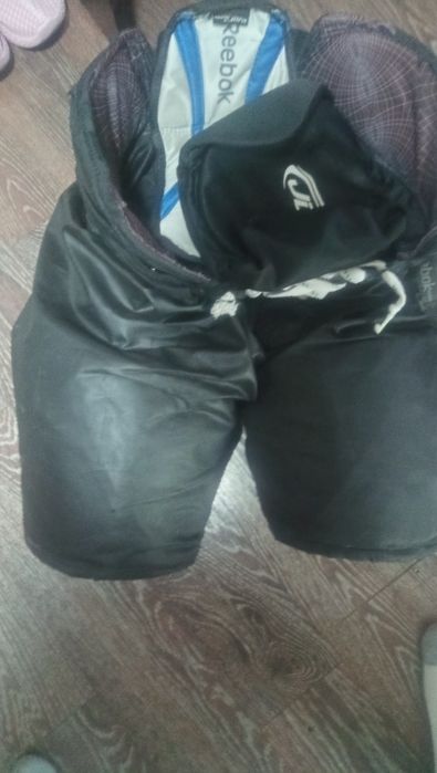 Продам хоккейную Форму