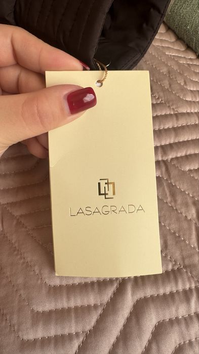Продам новую куртку Lasagrada
