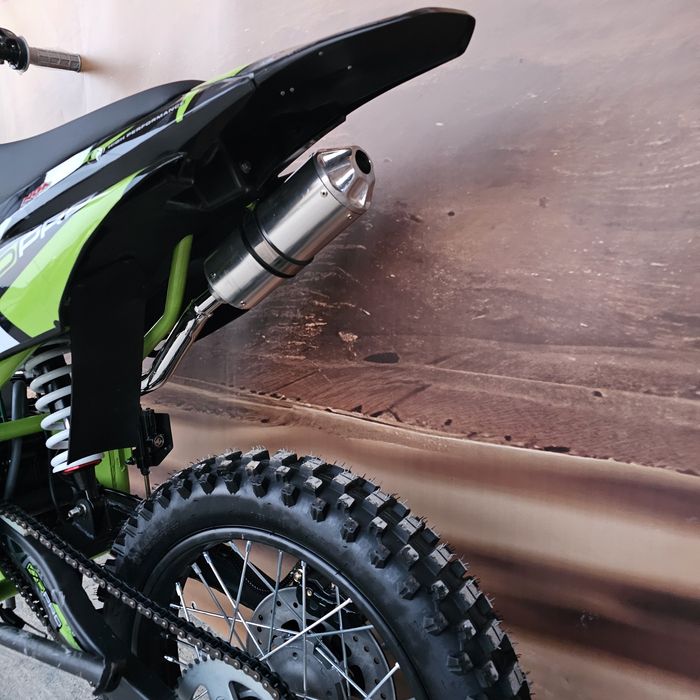 Motocicleta KXD Falcon 150cc 5viteze 19/16 bord digital