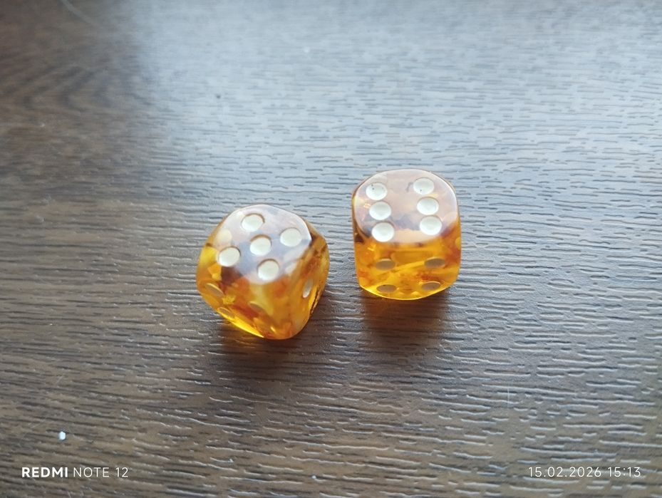 Зарики янтарные игральные