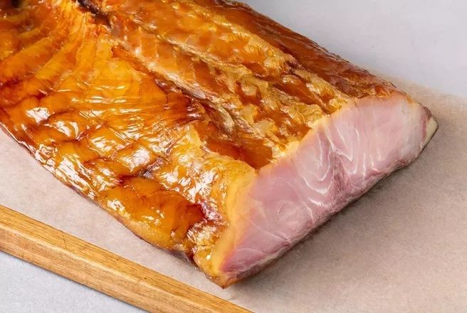 Копченый сом очень вкусный