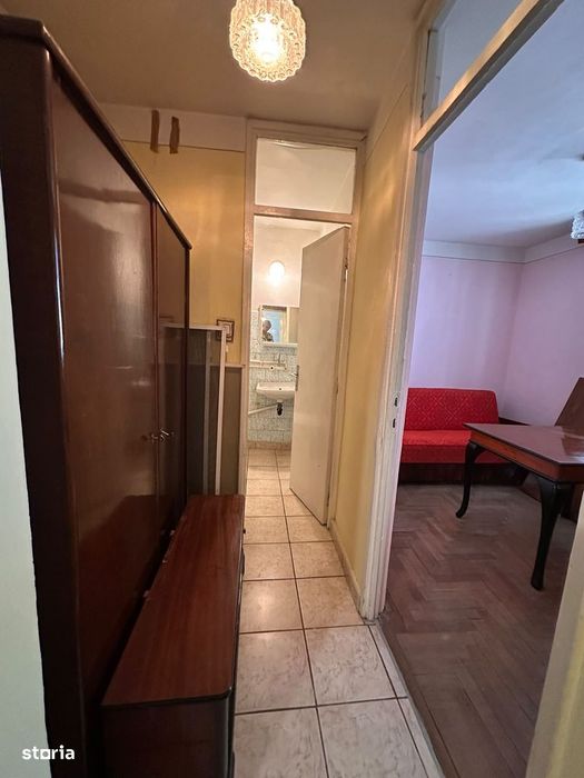 De vanzare apartament 4 camere,2 bai,2balcoane,etj1,zona ultracentrala