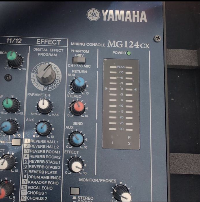 Новый,Микшерный пульт Yamaha MG124CX