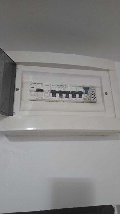 Electrician , instalatii electrice, prize, intrerupatiare, lustre