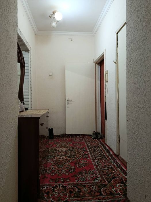 Яккасарой тумани 1 хона квартира сотилади