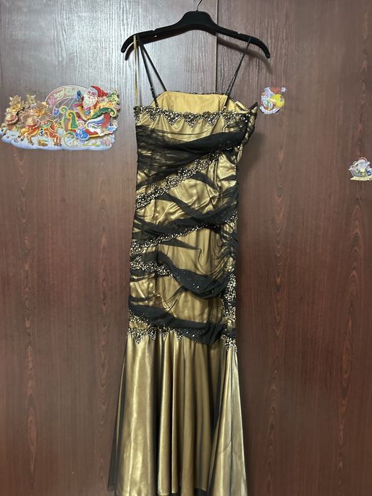 Вечернее платье