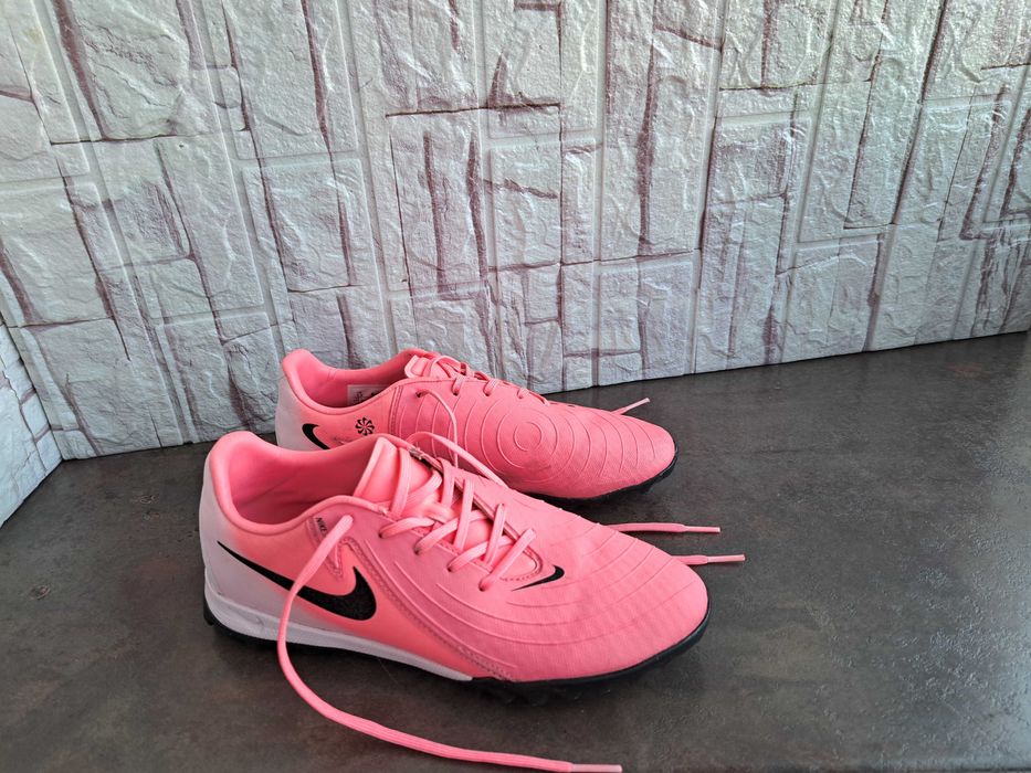 маратонки,кецове,спортни обувки футболни стоножки,Nike,ном.38,найк