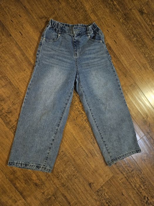 Нарядные платья  9-10 лет рост 140см.