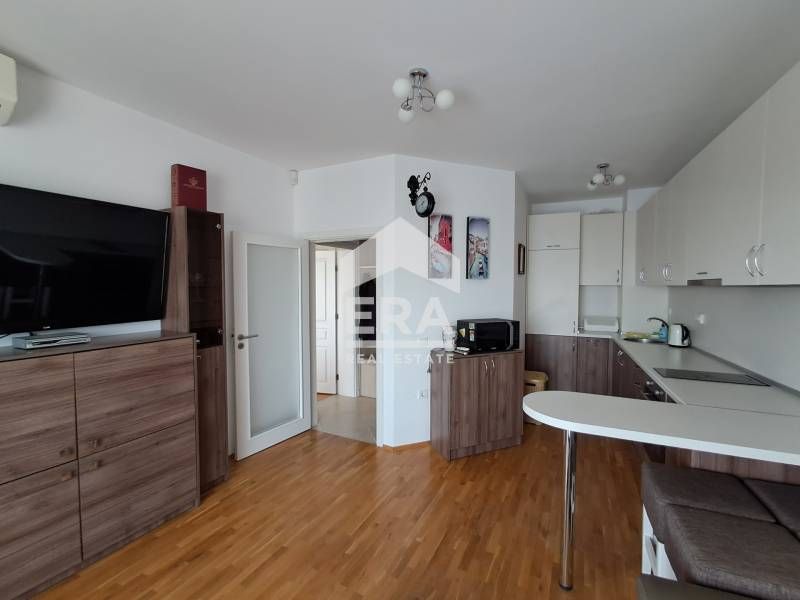 Продава се Двустаен апартамент в к.к. Св.Св. Константин и Елена - 84 кв.м за 2159 €/кв.м - Снимка #2