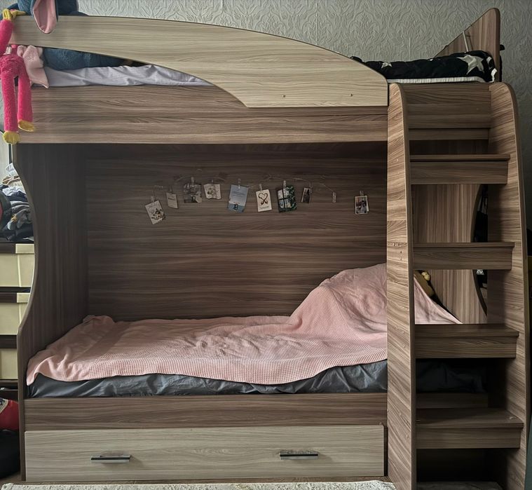 Двухъярусная кровать