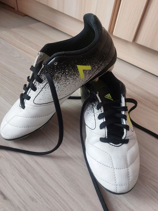 Детски бутонки adidas