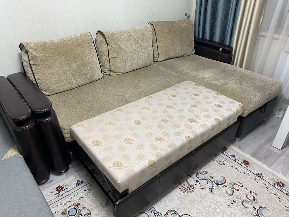 Продам обе дивана в хорошем состоянии