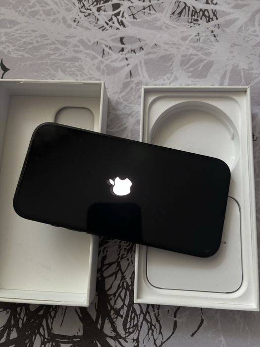 Iphone 15 functioneaza  impecabil