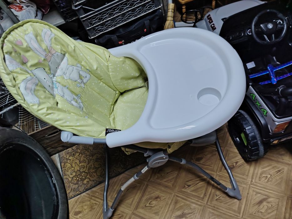 Проходилка, столче за хранене и кола за бутане