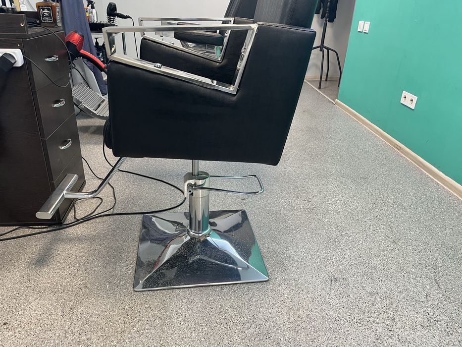 Продам парикмахерской кресло