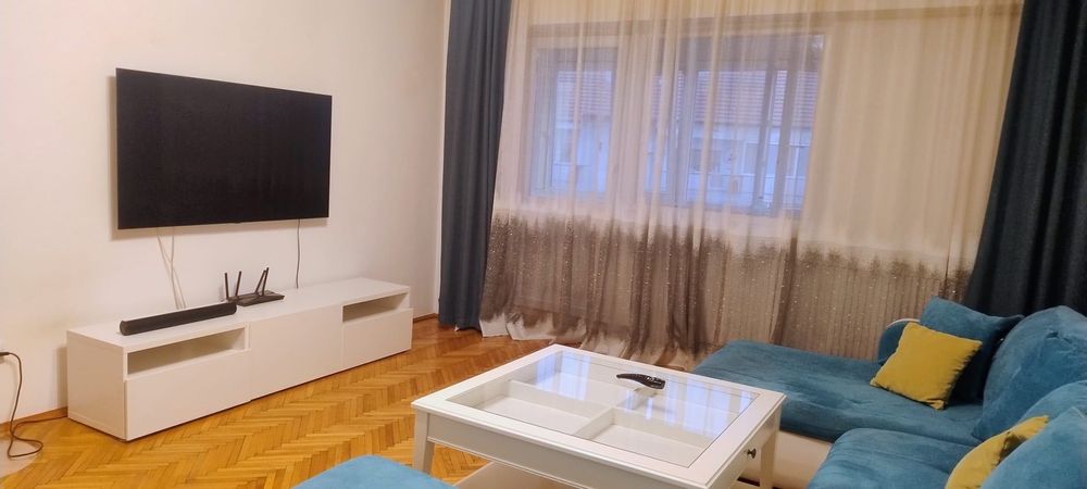 Apartament vu 3 camere de inchiriat in alfa