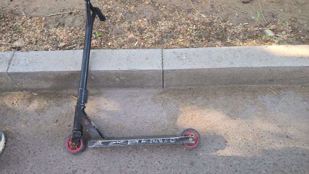 Трюковой самокат