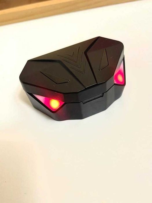 TWS Безжични Стерео Слушалки с LED дисплей